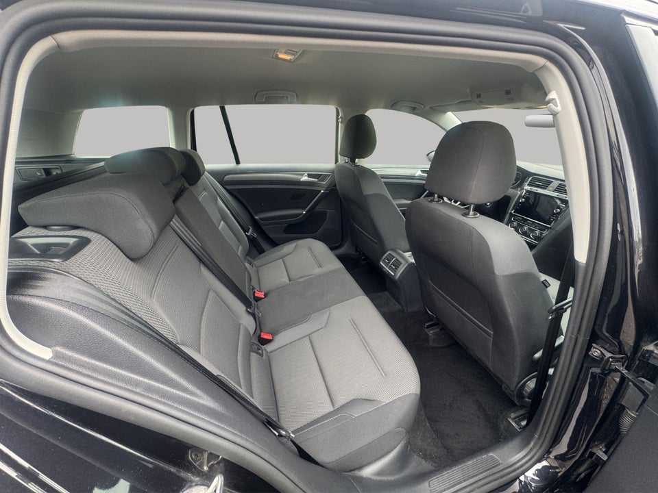 VW Golf VII 1,5 TSi 130 Comfortline Variant DSG 5d