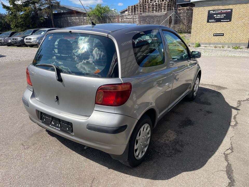 Toyota Yaris 1,0 Terra 3d