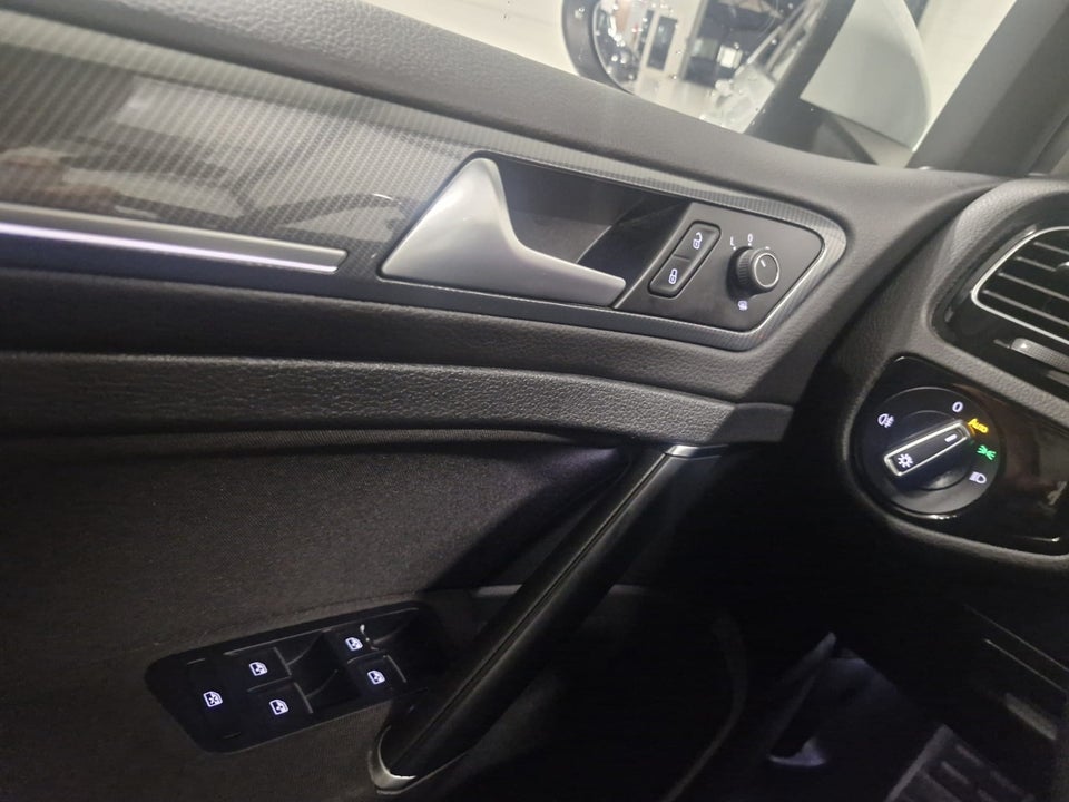 VW Golf VII 1,5 TSi 150 R-line Variant DSG 5d