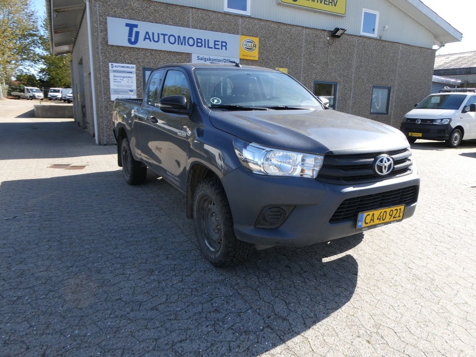 Toyota HiLux 2,4 D-4D 150 T2 Ex.Kab 4x4 4d