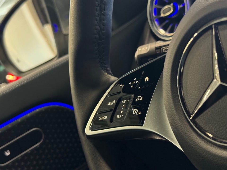 Mercedes EQA300 Progressive 4Matic 5d