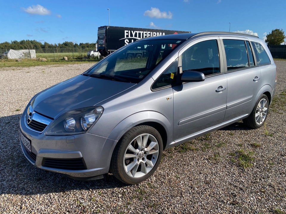 Opel Zafira 2,2 16V Enjoy 5d