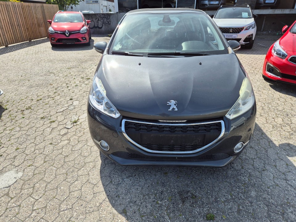 Peugeot 208 1,6 e-HDi 92 Active 5d