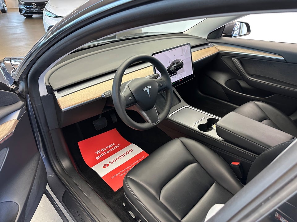 Tesla Model 3 Long Range AWD 4d