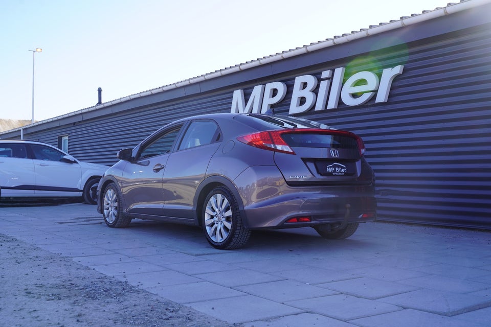 Honda Civic 1,8 i-VTEC Sport aut. 5d