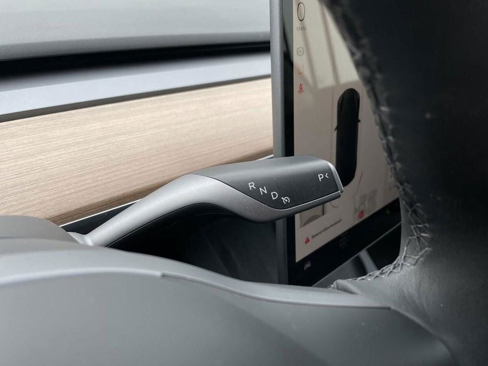 Tesla Model 3 RWD 4d