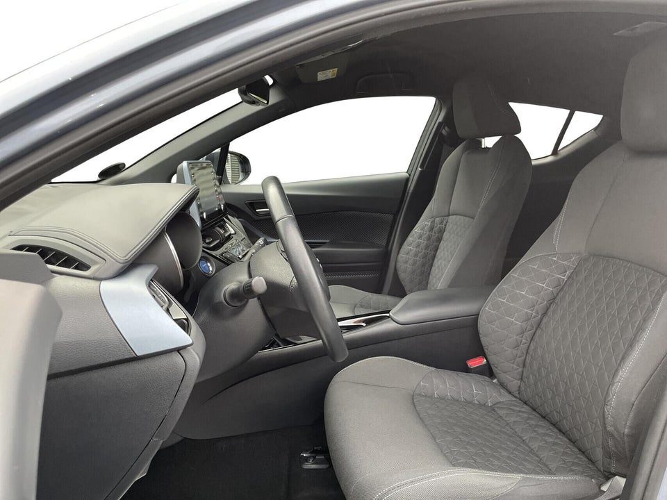 Toyota C-HR 1,8 Hybrid C-LUB Smart CVT 5d
