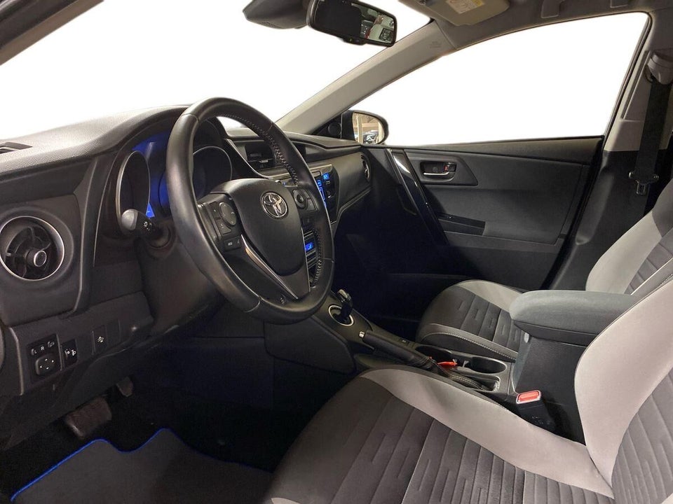 Toyota Auris 1,8 Hybrid H2 Comfort CVT 5d