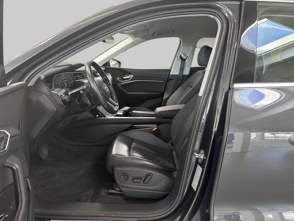 Audi e-tron 50 quattro 5d