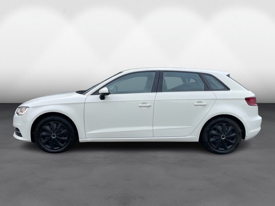 Audi A3 1,6 TDi 110 Attraction Sportback 5d