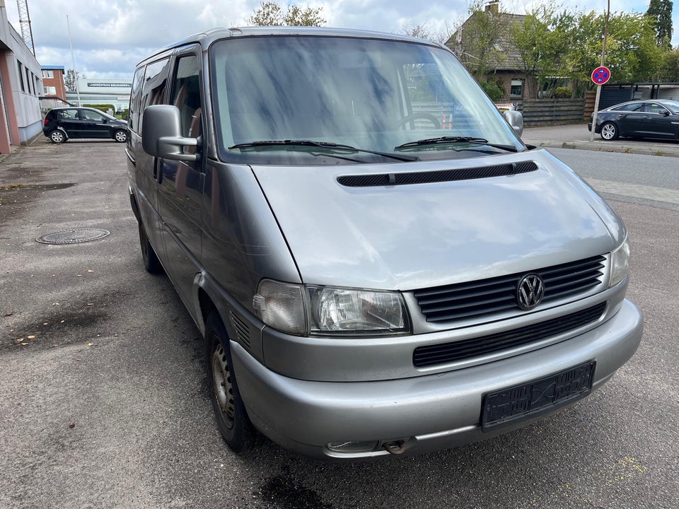 VW Caravelle 2,5 TDi 102 10prs 5d