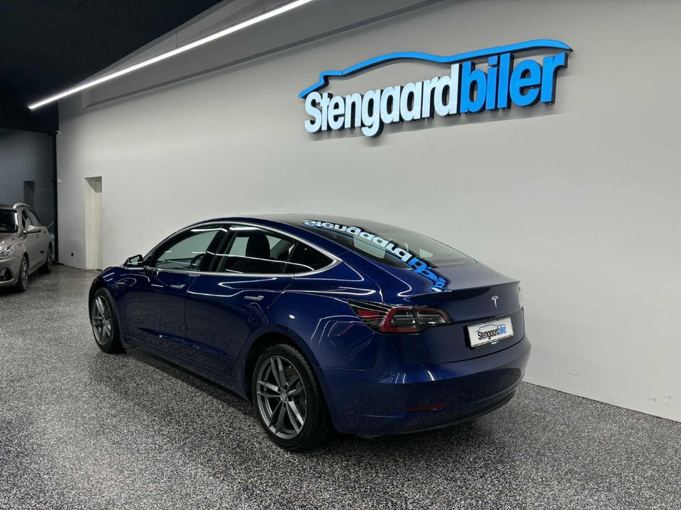 Tesla Model 3 Standard Range+ RWD 4d