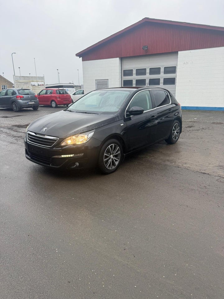 Peugeot 308 1,2 e-THP 130 Style 5d