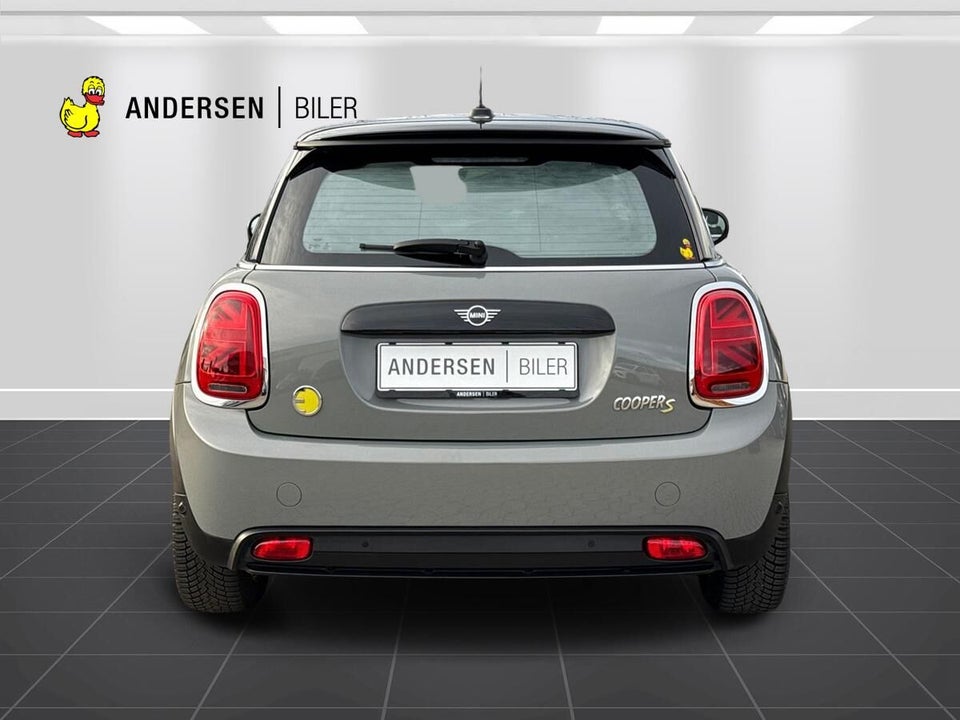 MINI Cooper SE Essential 3d