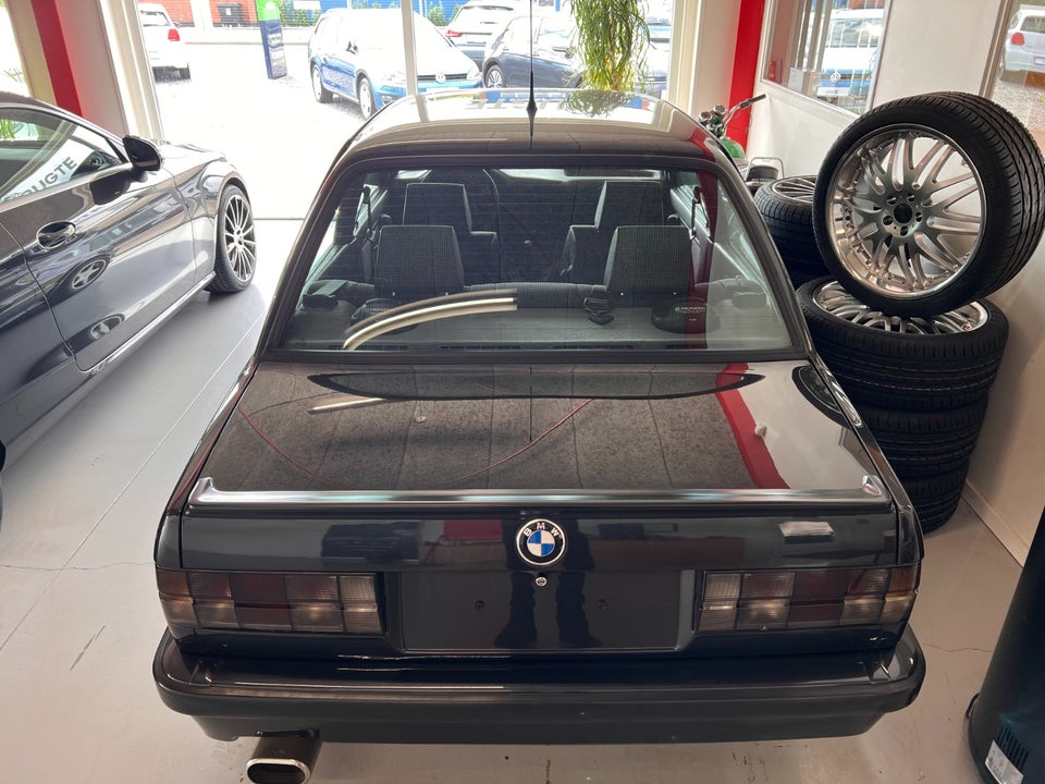 BMW 325iX 2,5  2d