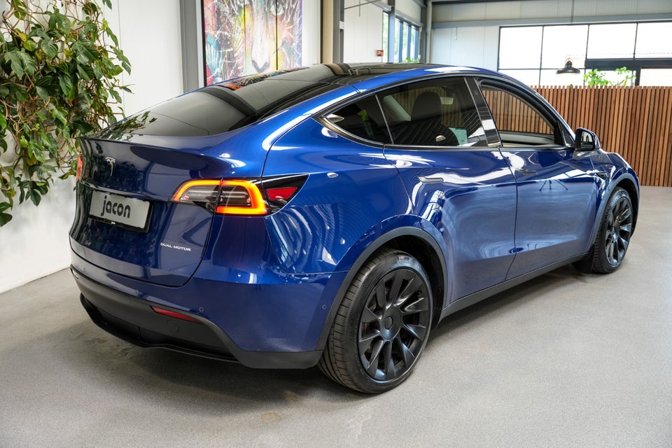 Tesla Model Y Long Range AWD 5d