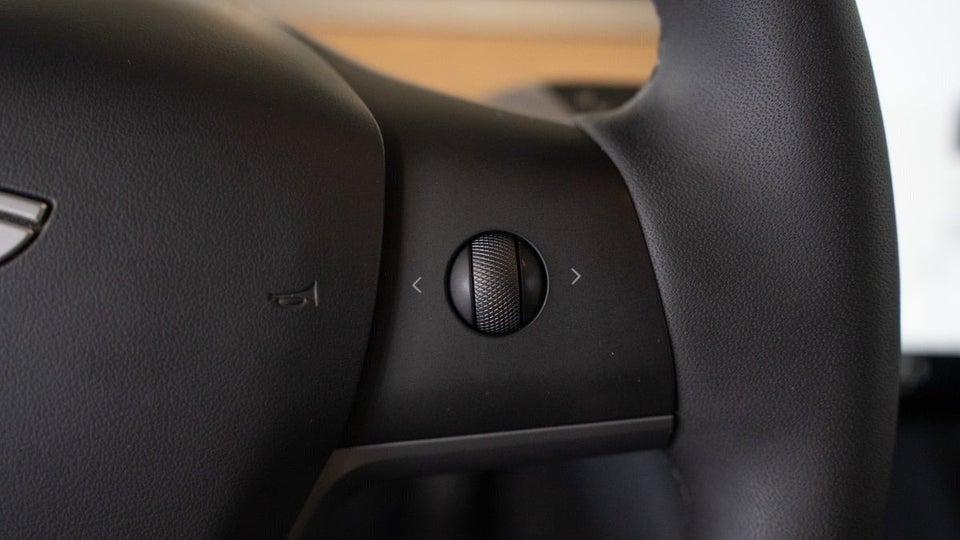 Tesla Model Y RWD 5d