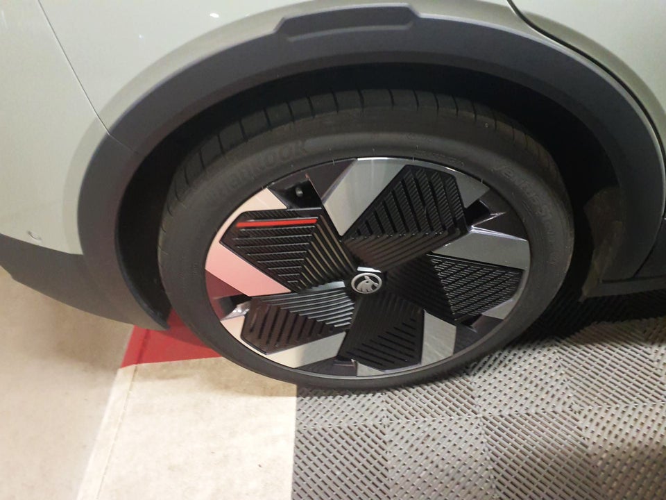 Skoda Elroq 85 iV First Edition 5d