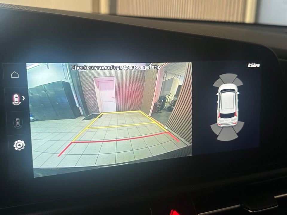 Kia Niro 64 EV Access 5d