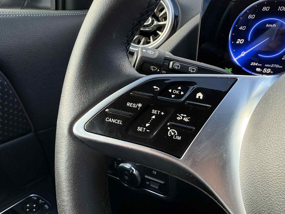 Mercedes EQA300 Progressive 4Matic 5d