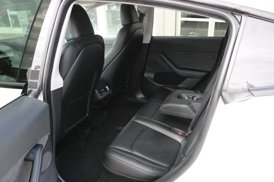 Tesla Model Y RWD 5d