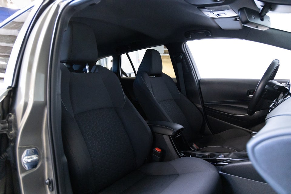 Toyota Corolla 1,8 Hybrid Active Premium Touring Sports MDS 5d