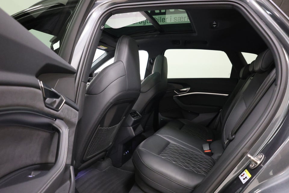 Audi Q8 e-tron 55 S-line quattro 5d