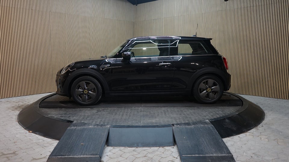MINI Cooper SE Essential 3d