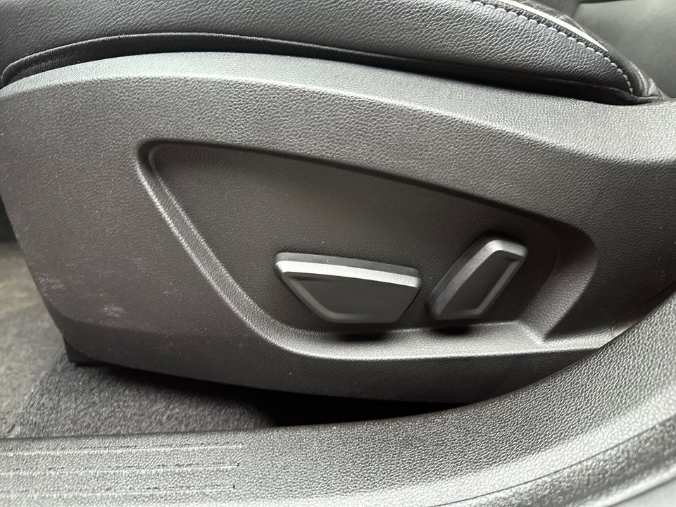 Renault Captur 1,6 E-Tech Intens 5d