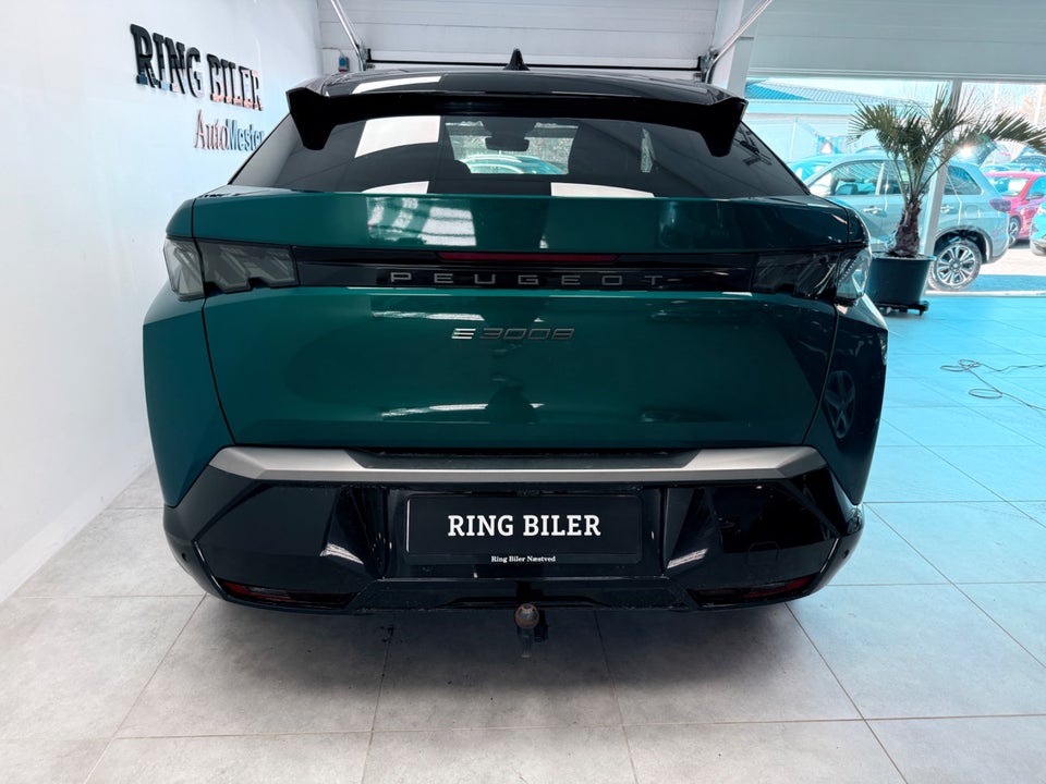Peugeot e-3008 77 GT Pack 5d
