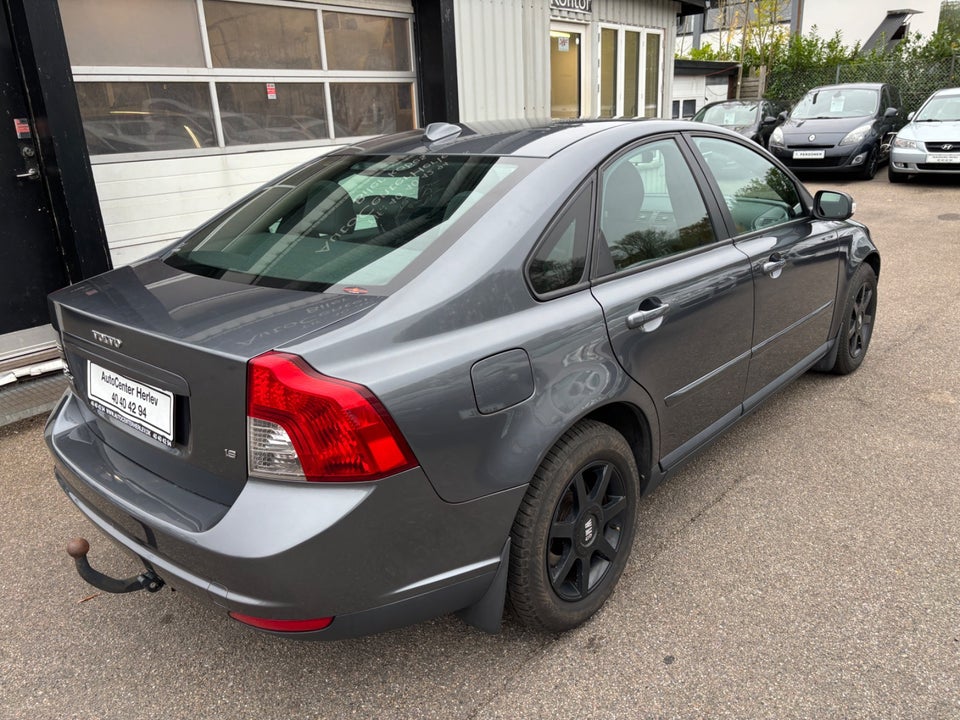 Volvo S40 1,8 Kinetic 4d