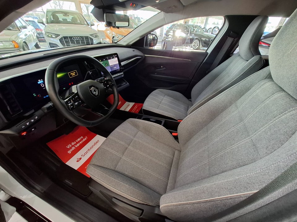 Renault Megane E-Tech 40 Equilibre 5d