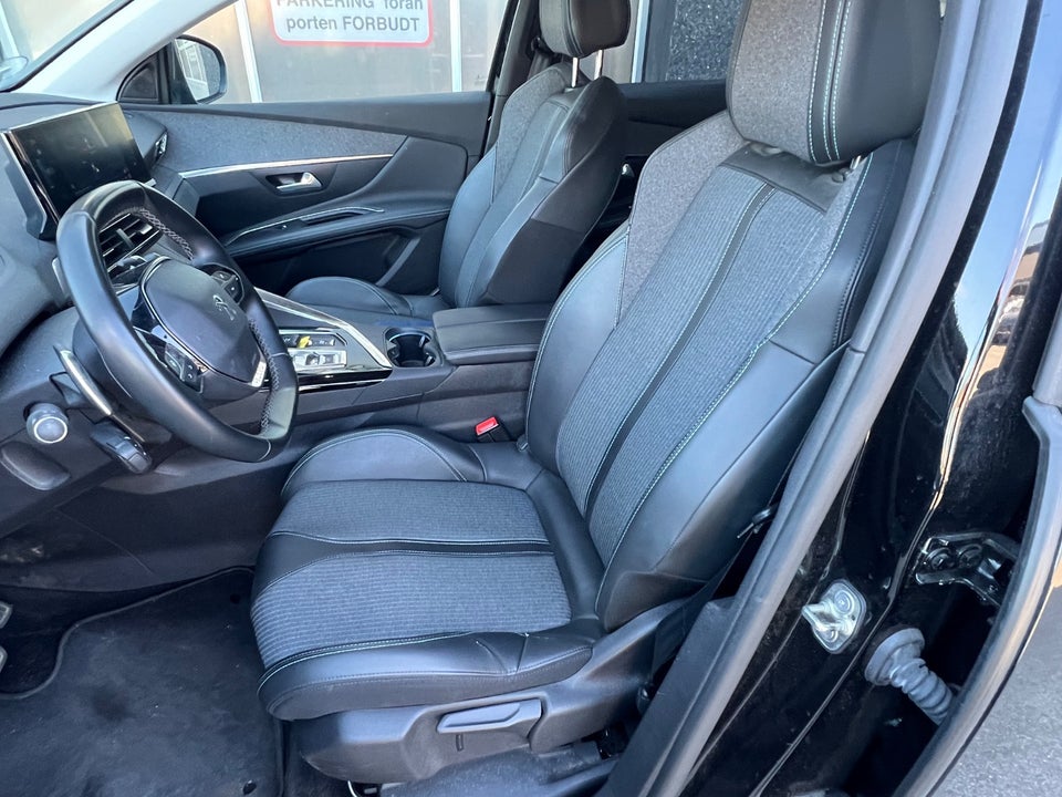 Peugeot 3008 1,6 Hybrid First Selection EAT8 5d