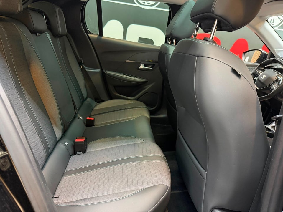 Peugeot 208 1,5 BlueHDi 100 Allure Sky 5d