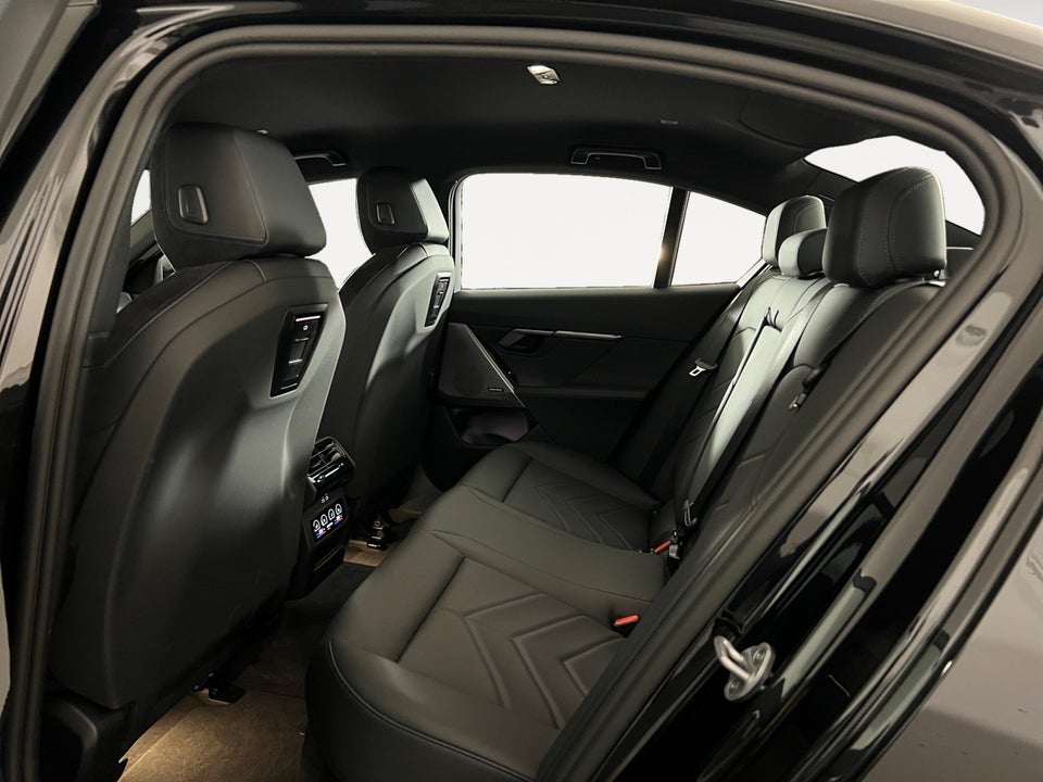 BMW i5 eDrive40 Fully Charged 4d