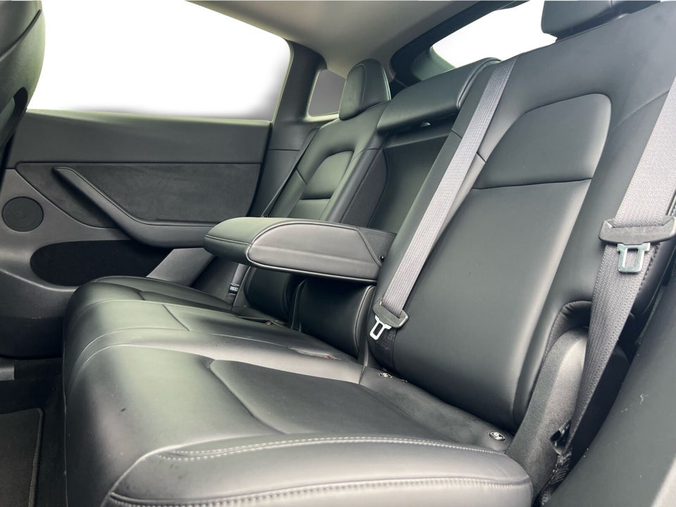 Tesla Model Y Long Range AWD 5d
