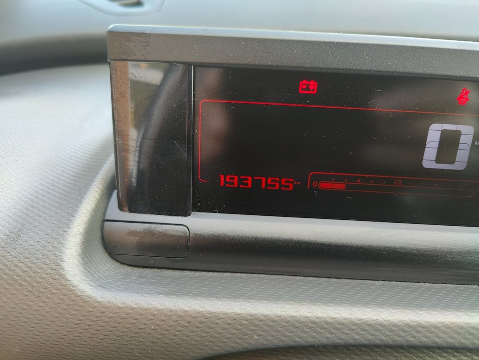 Citroën C4 Cactus 1,6 BlueHDi 100 Feel Van 5d