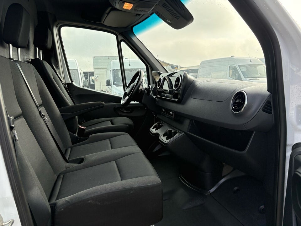 Mercedes Sprinter 319 3,0 CDi A2 Kassevogn aut. RWD