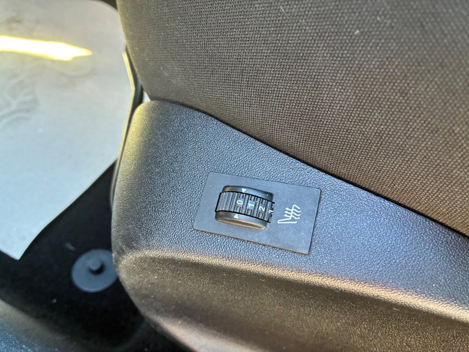 Peugeot 208 1,2 VTi 82 Active 5d