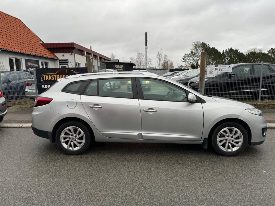 Renault Megane III 1,6 110 Authentique Sport Tourer 5d