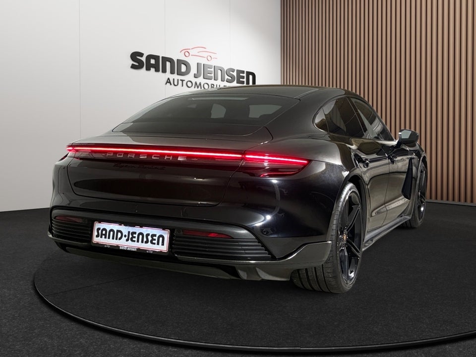 Porsche Taycan Turbo S Performance+  4d