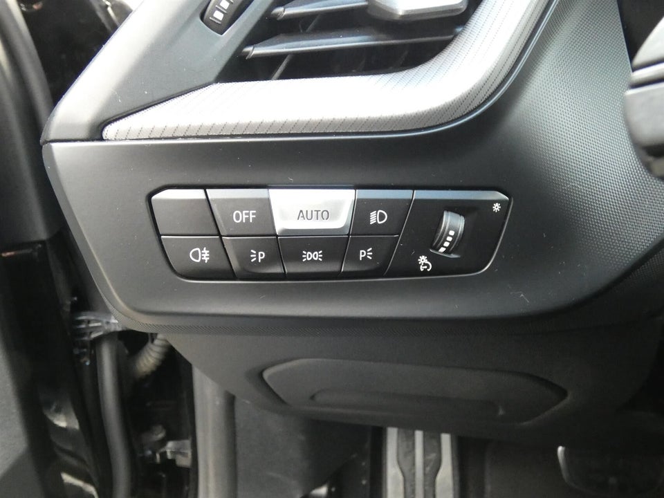 BMW M135i 2,0 Connected xDrive aut. Van 5d