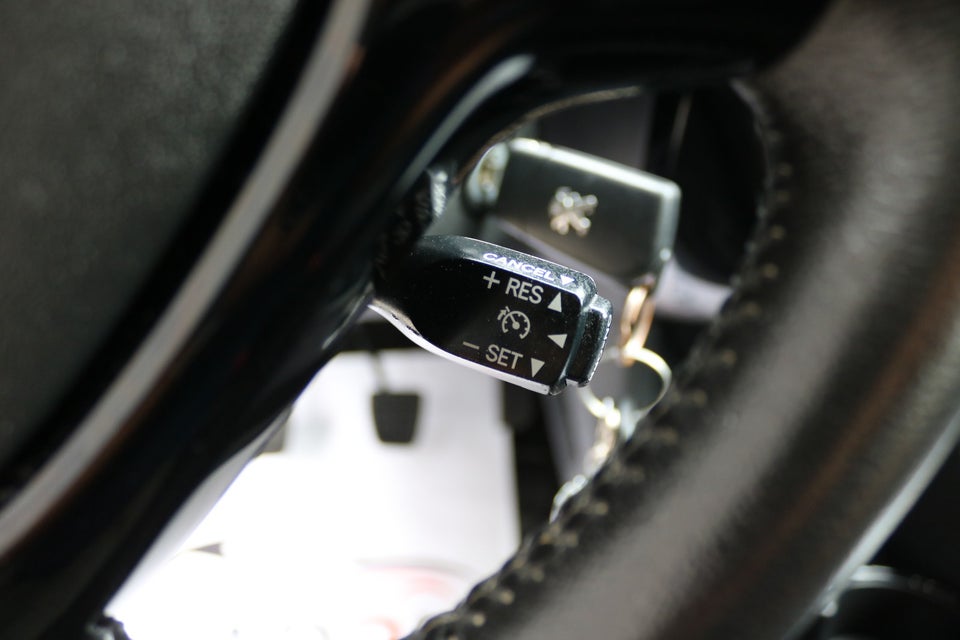 Peugeot 108 1,0 e-VTi 72 Infinity 5d