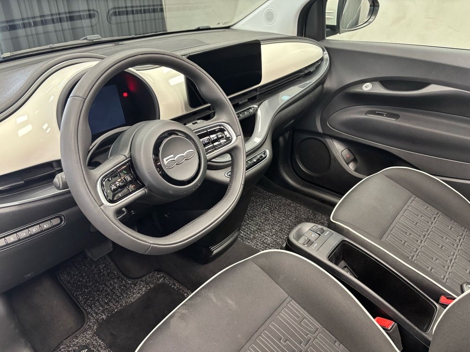 Fiat 500e 42 Icon Cabrio 2d