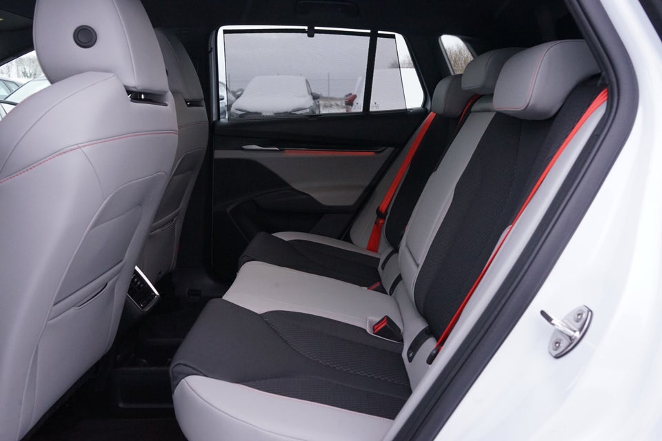 Skoda Elroq 85 iV Lodge Maxx 5d