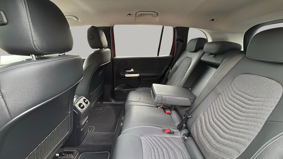Mercedes EQB300 Progressive Advance Plus 4Matic 5d