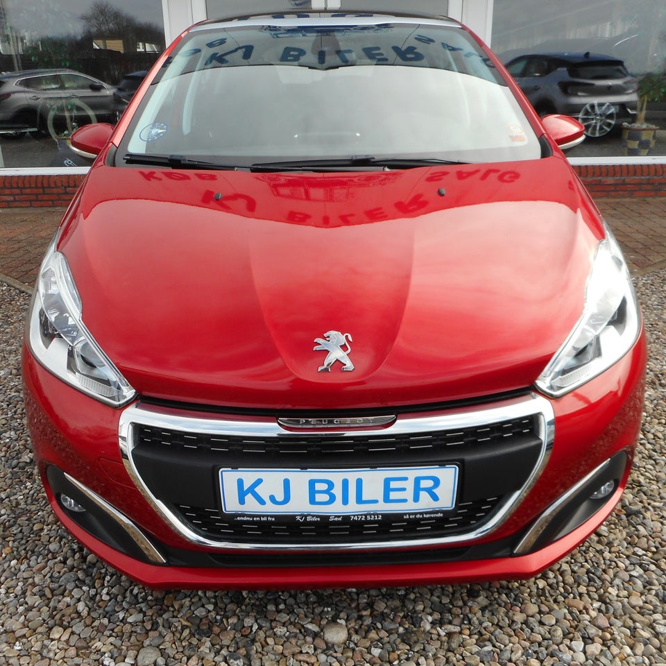Peugeot 208 1,5 BlueHDi 100 Signature Sky 5d