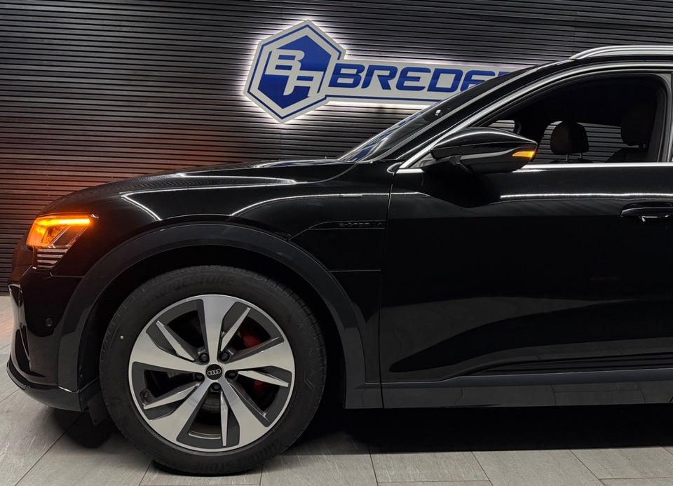 Audi Q8 e-tron 55 Advanced quattro 5d