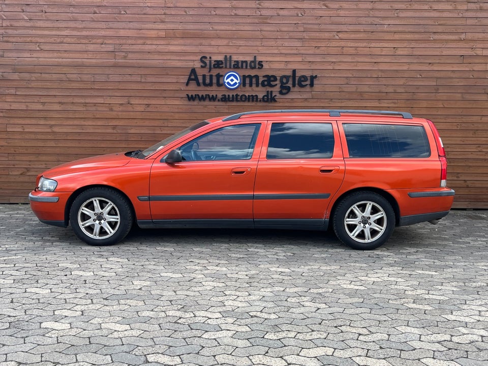 Volvo V70 2,4  5d