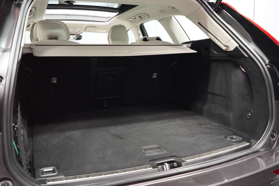 Volvo XC60 2,0 T6 ReCharge Plus Dark aut. AWD 5d